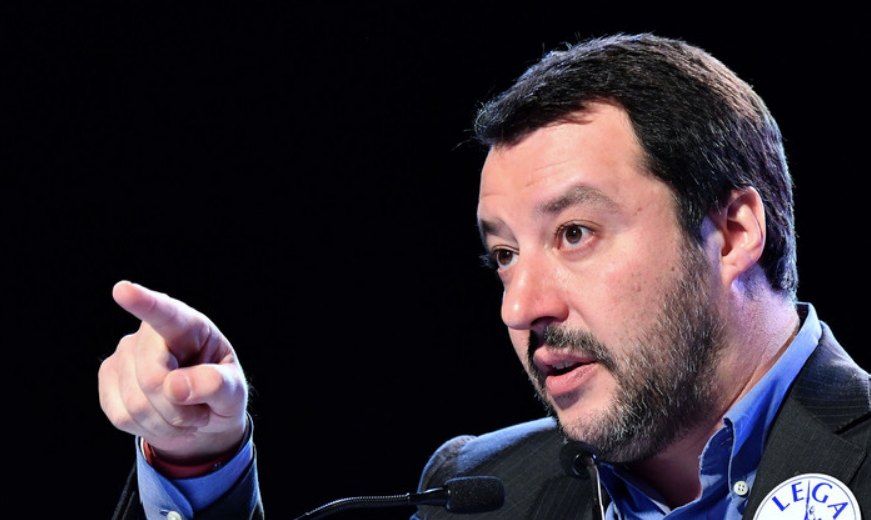 blog -Salvini Matteo doigt pointé.jpg